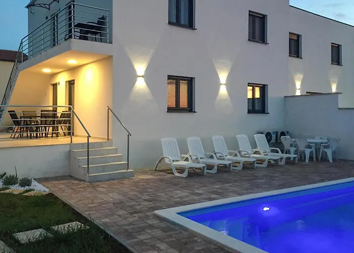 Cozy In With Wifi 아파트