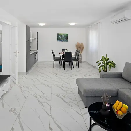 Cozy In With Wifi Appartement Umag